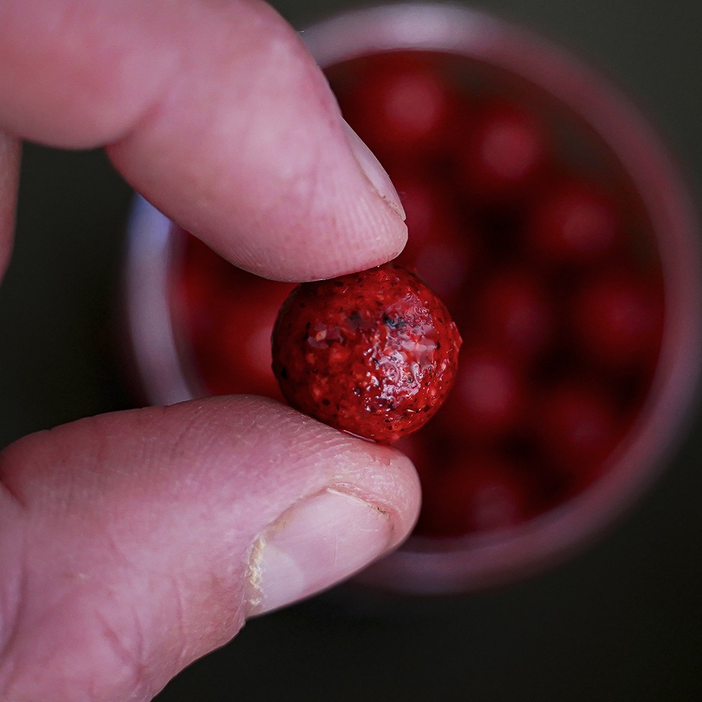 Red-Fruit-Hookbaits بویله مانچ بیت Red Fruit Boosted Hookbaits