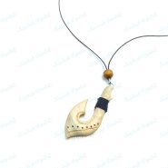 گردنبند قلاب ماهیگیری چوبی کد ۰۳