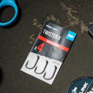 قلاب ماهیگیری کپوری نش Nash Pinpoint Twister X